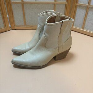 Universal Thread Kay Western Vanilla Nubuck boots sz 8